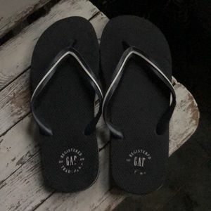 Gap flip flops